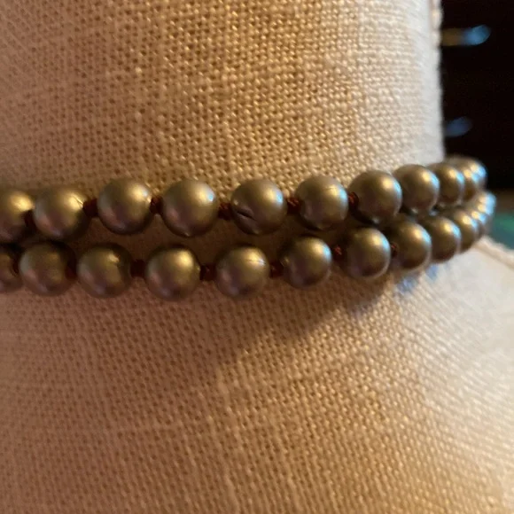 Art by Amy silver faux navajo pearls with silver drip and hot pink stone heart - Picture 4 of 4